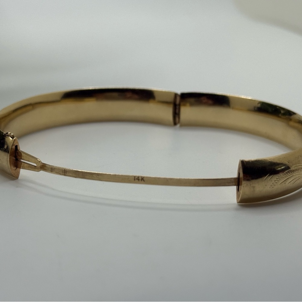 Vintage 14K Yellow Gold Engraved Bangle Bracelet - Picture 6 of 11